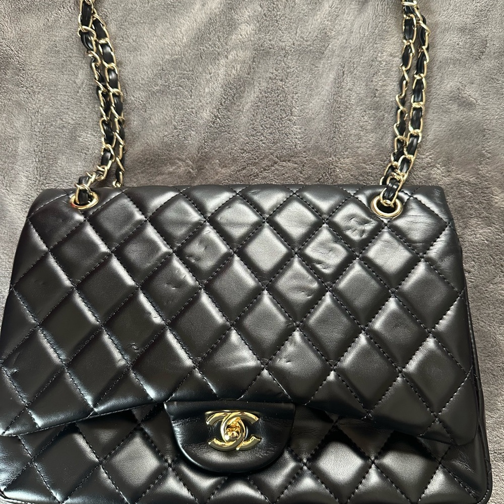CHANEL Black Quilted dhgate Leather Shoulder Bag